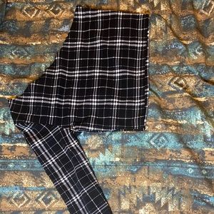 Plus Sized One Shoulder Plaid Crop Tee